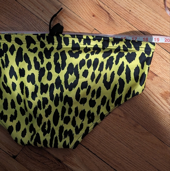 Lockwood51 XL Men's Swim Brief - Yellow and Black Leopard - Perfect Condition - Picture 8 of 10
